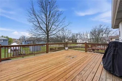 Exterior - 1707 Shelby Dr, Raymore, MO 64083 photo 3 of 6