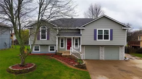Exterior - 1707 Shelby Dr, Raymore, MO 64083 photo 6 of 6