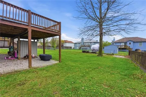 Exterior - 1707 Shelby Dr, Raymore, MO 64083 photo 4 of 6