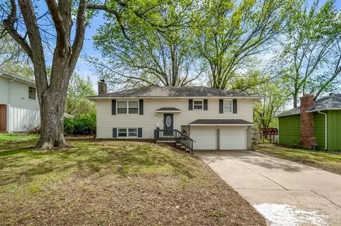 6815 E 99th Ter, Kansas City, MO 64134