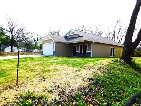 507 W 3rd St, Holden, MO 64040