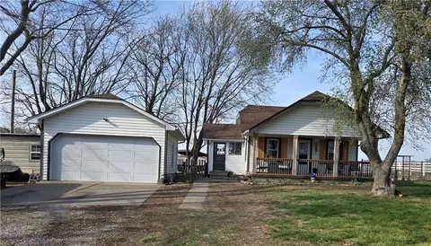 27302 E Herring Rd, Greenwood, MO 64034