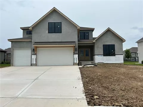 3014 NE 102nd St, Kansas City, MO 64155