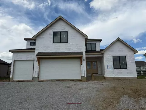 3014 NE 102nd St, Kansas City, MO 64155