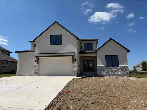 3014 NE 102nd St, Kansas City, MO 64155