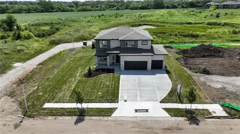 363 SW Amara Dr, Blue Springs, MO 64064