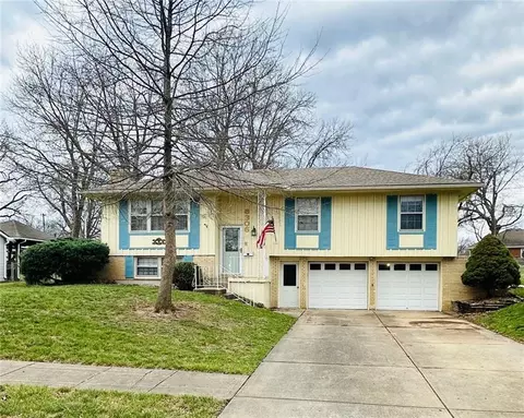 8306 Northern St, Raytown, MO 64138