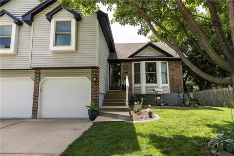 3220 S Bryn Mawr Dr, Independence, MO 64057