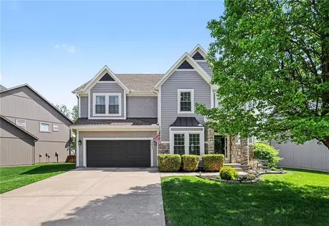 15613 S Brookfield St, Olathe, KS 66062