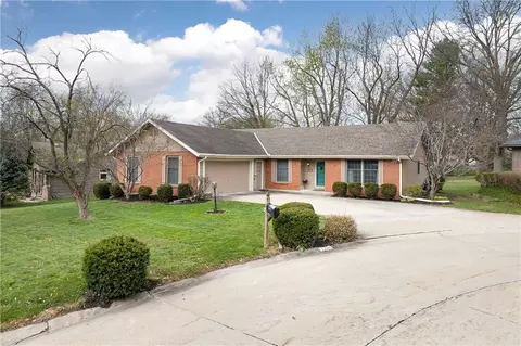 1106 Mockingbird Ct, Saint Joseph, MO 64506