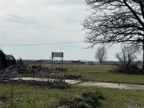 434 South St, Hardin, MO 64035