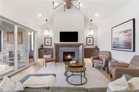 17321 Bradshaw St, Overland Park, KS 66221