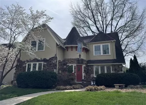 631 W 69th Ter, Kansas City, MO 64113