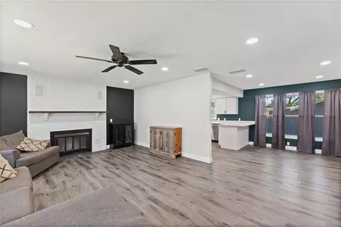 123 W Douglas St, Iola, KS 66749