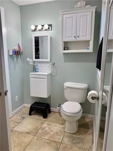 Bath - 108 E 5th St, Lebo, KS 66856 photo 3 of 3