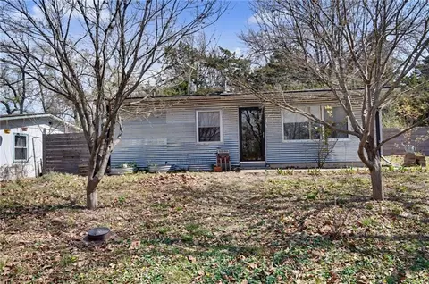 1516 Powers St, Lawrence, KS 66044