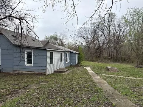 301 E 5th St, Edgerton, KS 66021 photo 4