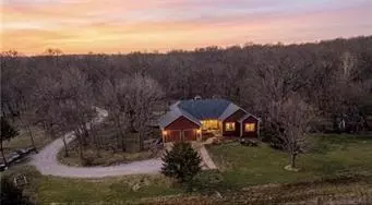 26550 Waverly Rd, Paola, KS 66071
