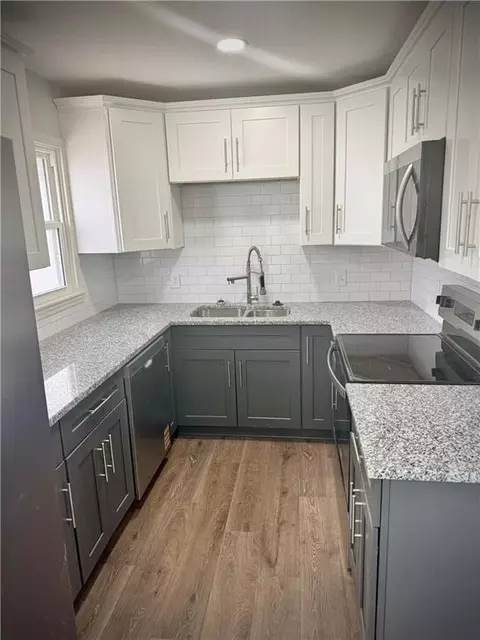 3105 Porter Rd, Independence, MO 64055