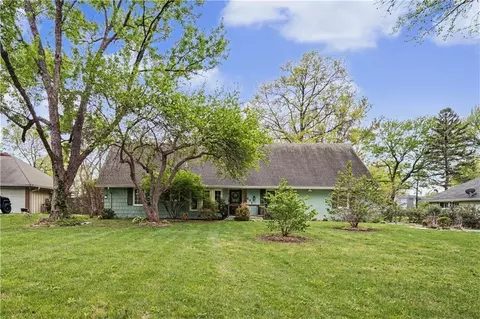 401 W 114 Ter, Kansas City, MO 64114