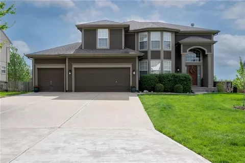 20847 Barker Rd, Spring Hill, KS 66083