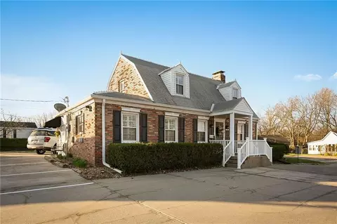 203 SW Jefferson St, Lees Summit, MO 64063