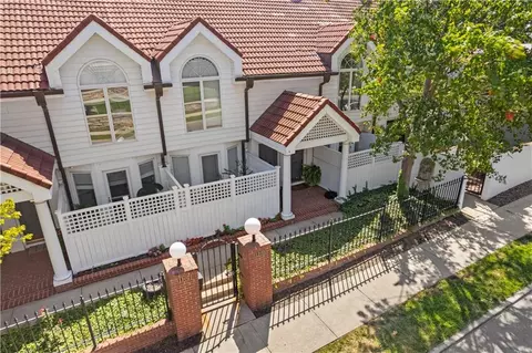 1109 W 47th St #B, Kansas City, MO 64112