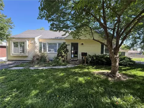 9604 E 32nd St, Independence, MO 64052