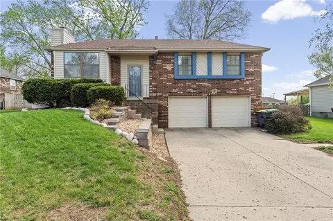 5212 NW Downing St, Blue Springs, MO 64015