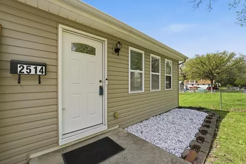 2514 S Race Ave, Independence, MO 64052