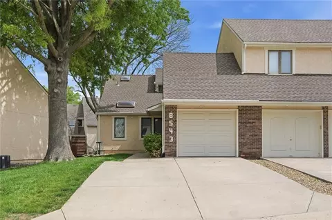 8543 Westgate St, Lenexa, KS 66215