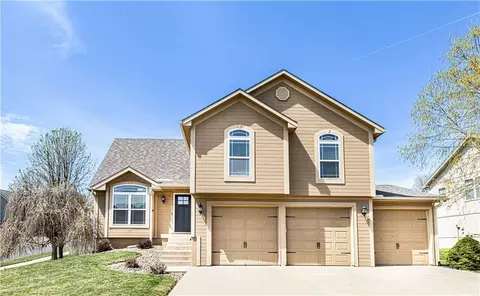 1016 NW 112th Ter, Kansas City, MO 64155