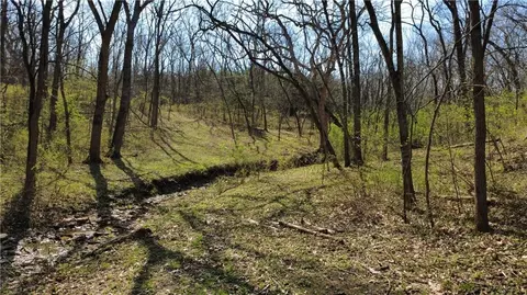 1611 Sunrise Dr, Smithville, MO 64089