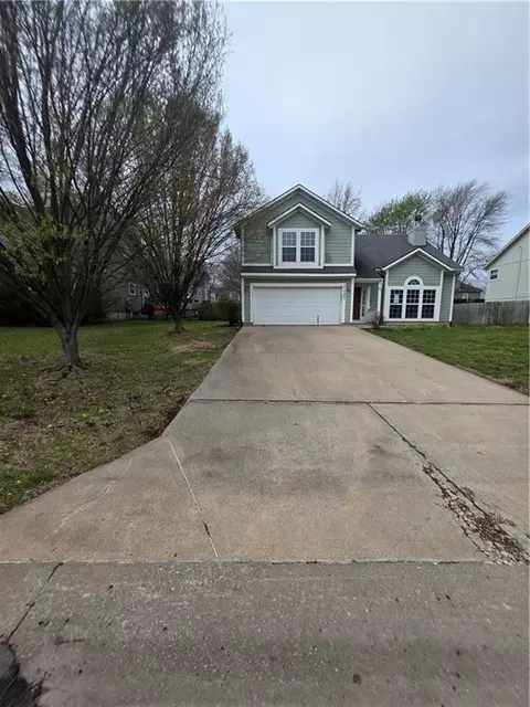 21793 S Lincoln Ter, Spring Hill, KS 66083