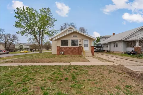 620 W Chestnut St, Independence, KS 67301