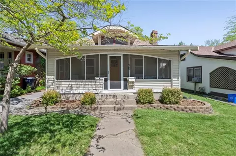 18 E 72nd St, Kansas City, MO 64114
