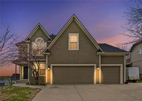 20811 W 48th St, Shawnee, KS 66218
