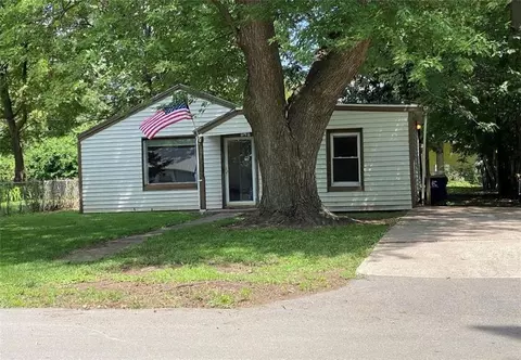 8241 Highland Ave, Kansas City, MO 64131