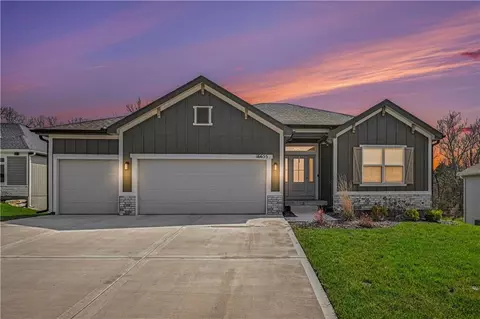 16655 NW 124th St, Platte City, MO 64079