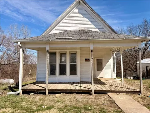 309 N Polk St, Maysville, MO 64469