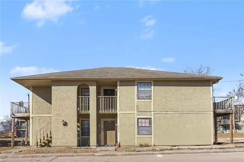 8630 Lane Ave, Raytown, MO 64138