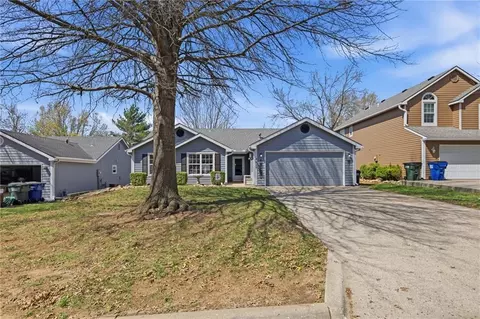 2917 Lankford Dr, Lawrence, KS 66046