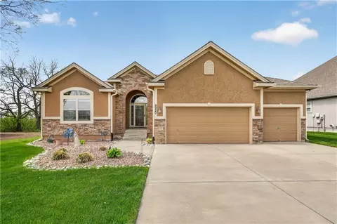 9920 N Manning Ave, Kansas City, MO 64157