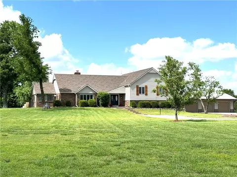 1358 26000 Rd, Parsons, KS 67357