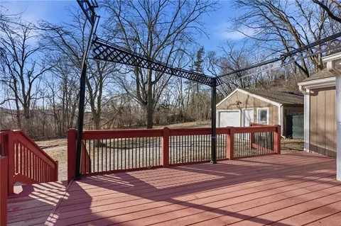 Exterior - 20118 E Truman Rd, Independence, MO 64056 photo 3 of 5