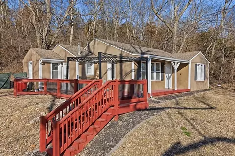 Exterior - 20118 E Truman Rd, Independence, MO 64056 photo 2 of 5