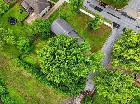 View/Area - 413 SW Sunset Dr, Lees Summit, MO 64081 photo 3 of 5