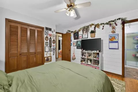 Bedroom - 413 SW Sunset Dr, Lees Summit, MO 64081 photo 4 of 5