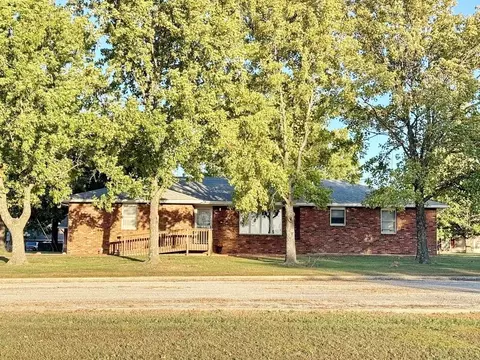 1303 S Forest St, El Dorado Springs, MO 64744