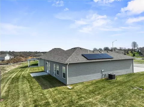 Exterior - 2104 Crestview Pl, Raymore, MO 64083 photo 6 of 6